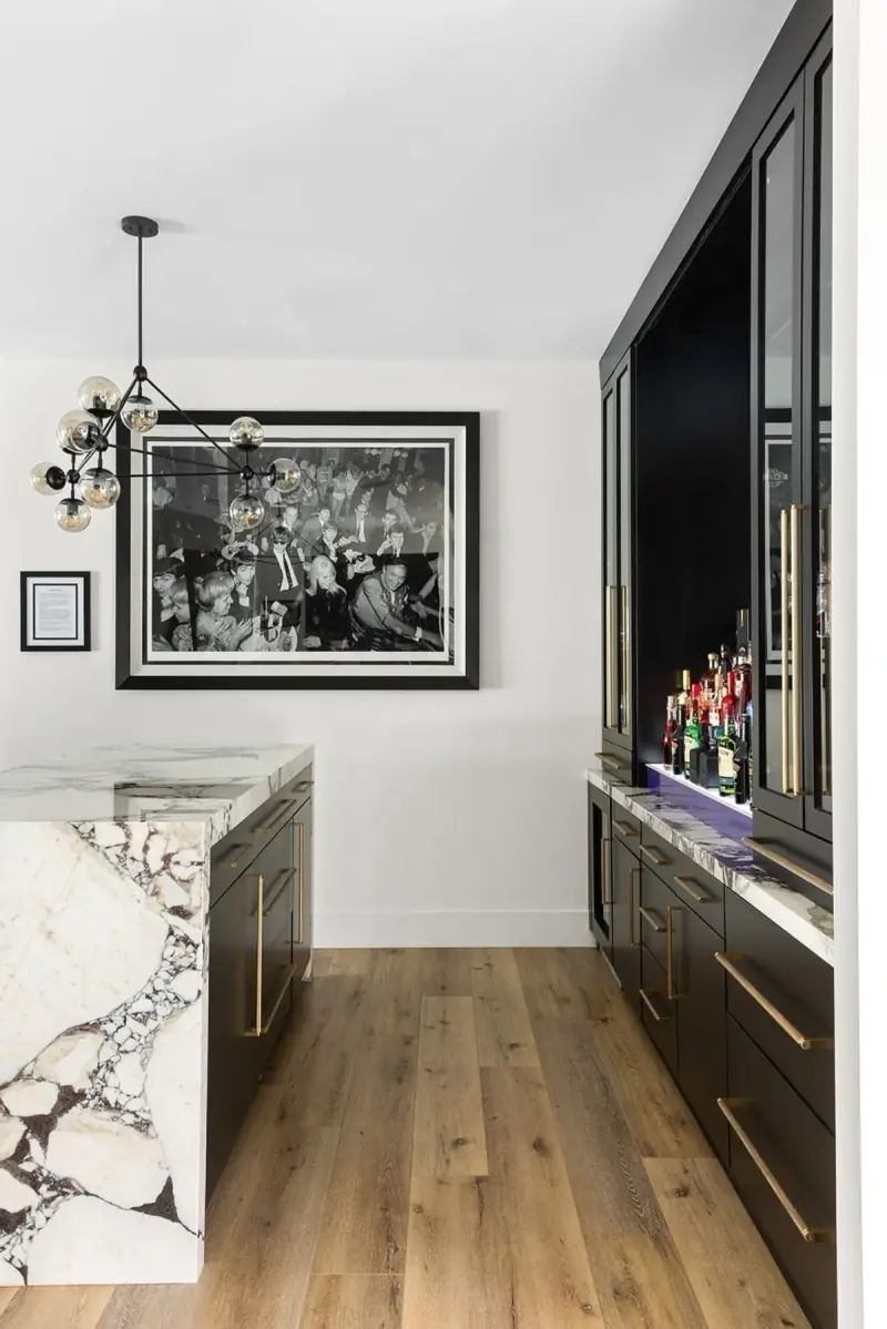 Modern Kitchen Remodel in Las Vegas, NV by Cera Construction project photo 4