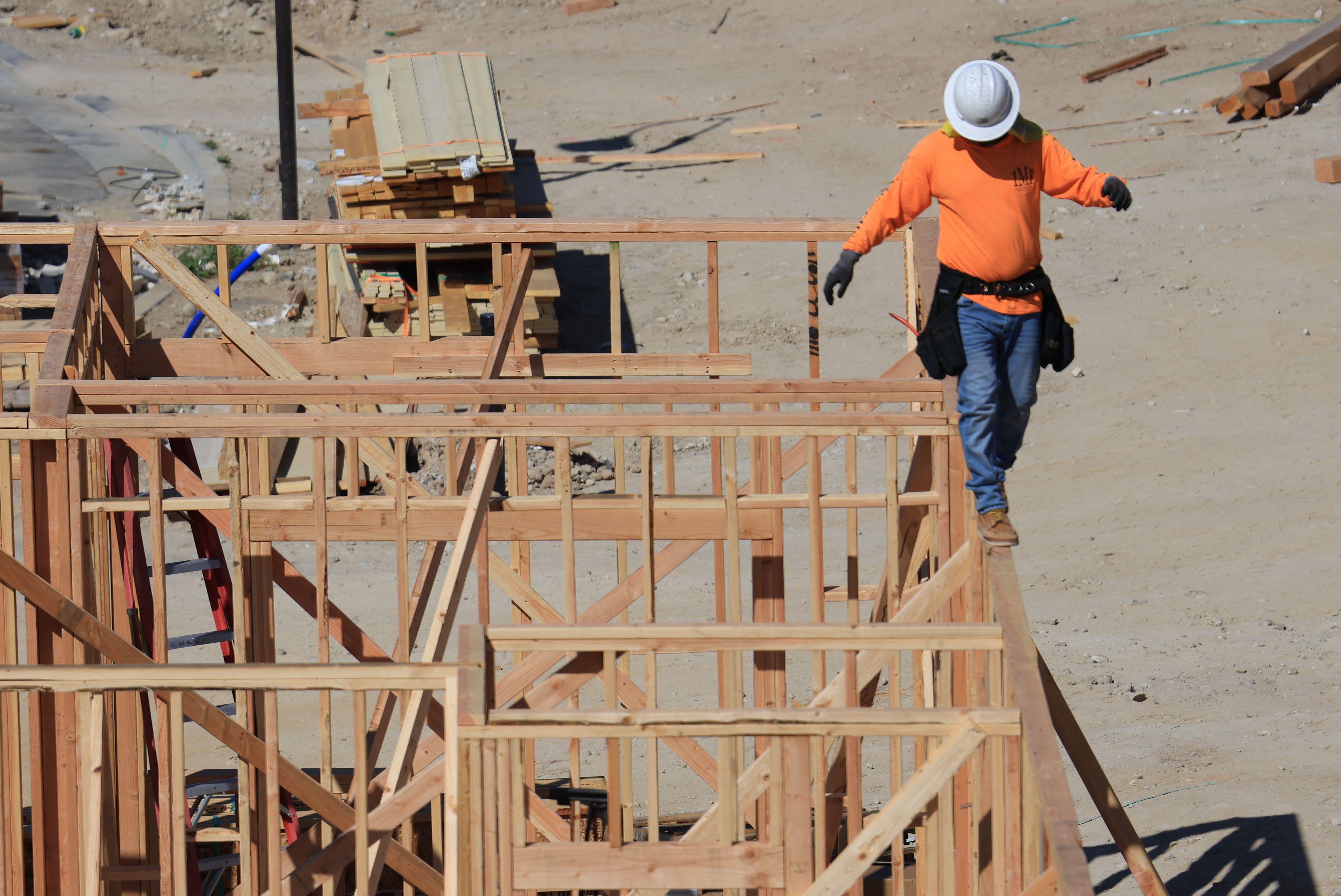 Design-Build vs Traditional GC in Las Vegas: Which Wins?